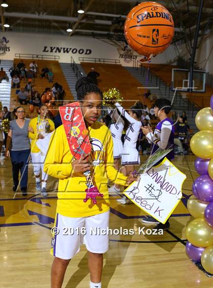 Thumbnail 1 in Warren vs. Lynwood photogallery.