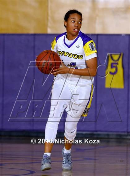 Thumbnail 2 in Warren vs. Lynwood photogallery.