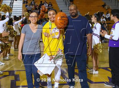 Thumbnail 2 in Warren vs. Lynwood photogallery.
