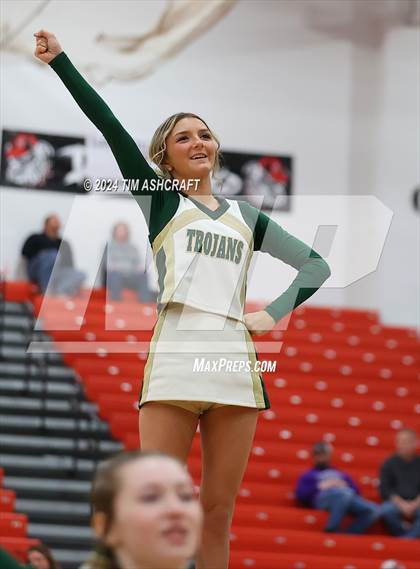 Thumbnail 3 in North Central vs Wood Memorial (IHSAA 1A Semi State Semi Final) photogallery.