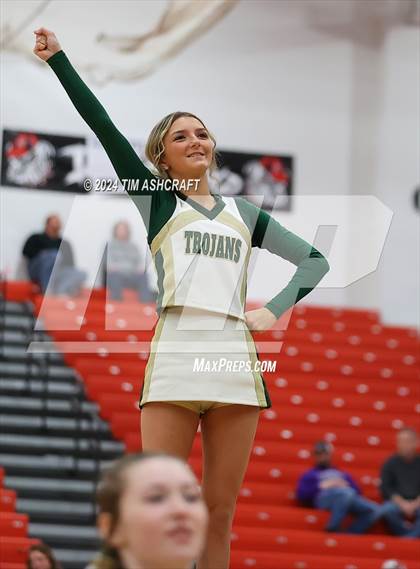 Thumbnail 2 in North Central vs Wood Memorial (IHSAA 1A Semi State Semi Final) photogallery.
