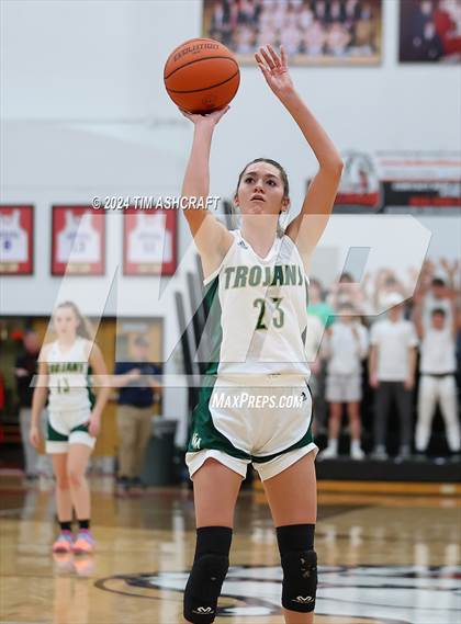 Thumbnail 3 in North Central vs Wood Memorial (IHSAA 1A Semi State Semi Final) photogallery.