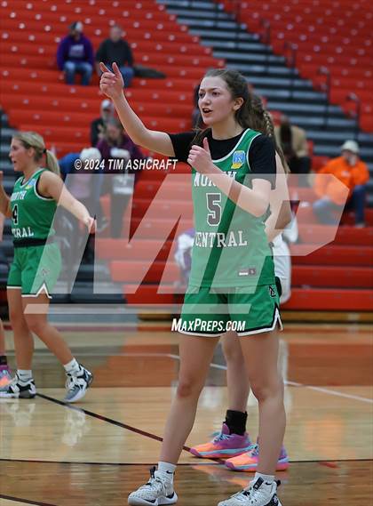 Thumbnail 1 in North Central vs Wood Memorial (IHSAA 1A Semi State Semi Final) photogallery.