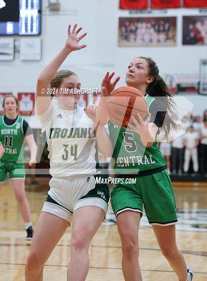 Thumbnail 3 in North Central vs Wood Memorial (IHSAA 1A Semi State Semi Final) photogallery.
