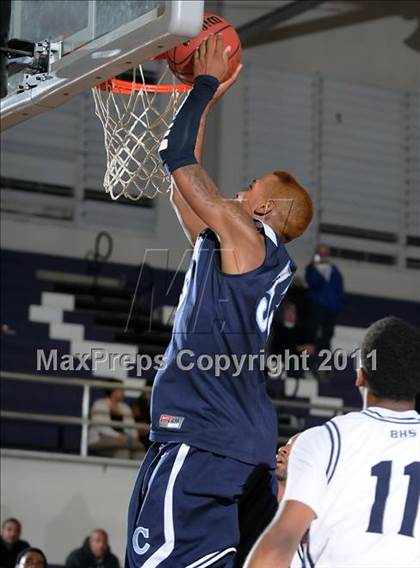 Thumbnail 3 in Compton vs. Bakersfield (St. Hope Elite Classic) photogallery.