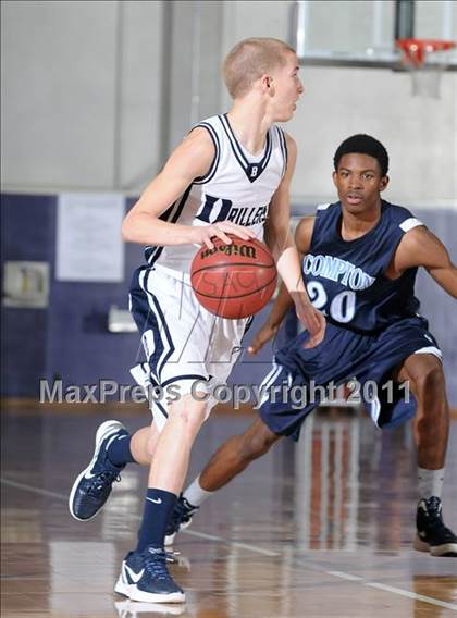 Thumbnail 3 in Compton vs. Bakersfield (St. Hope Elite Classic) photogallery.