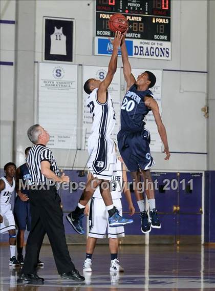 Thumbnail 1 in Compton vs. Bakersfield (St. Hope Elite Classic) photogallery.