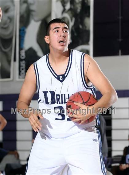 Thumbnail 2 in Compton vs. Bakersfield (St. Hope Elite Classic) photogallery.