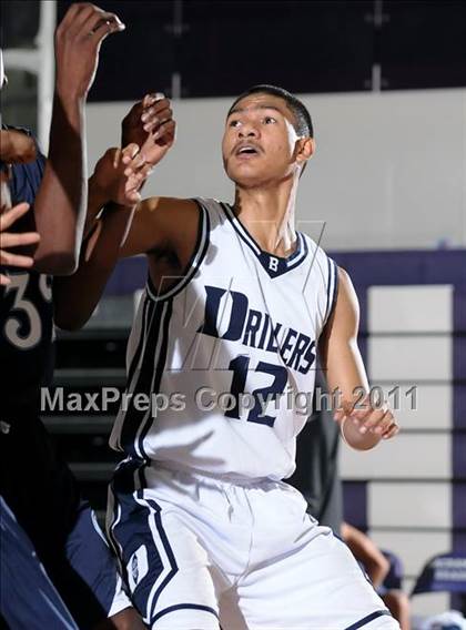 Thumbnail 1 in Compton vs. Bakersfield (St. Hope Elite Classic) photogallery.
