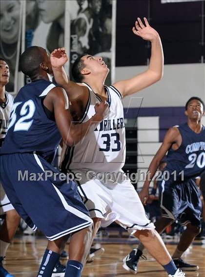 Thumbnail 3 in Compton vs. Bakersfield (St. Hope Elite Classic) photogallery.