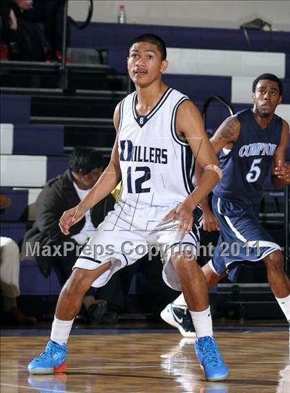 Thumbnail 3 in Compton vs. Bakersfield (St. Hope Elite Classic) photogallery.