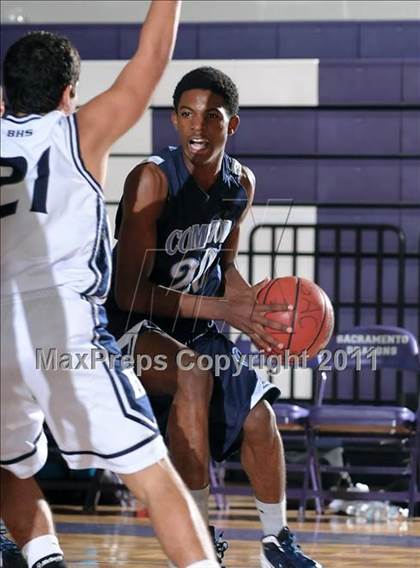 Thumbnail 2 in Compton vs. Bakersfield (St. Hope Elite Classic) photogallery.