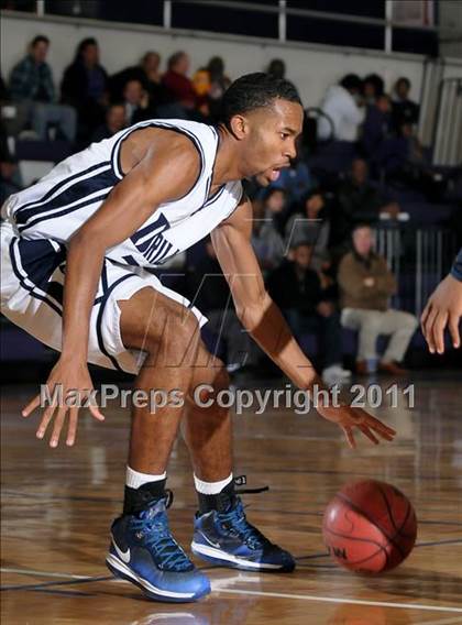 Thumbnail 3 in Compton vs. Bakersfield (St. Hope Elite Classic) photogallery.