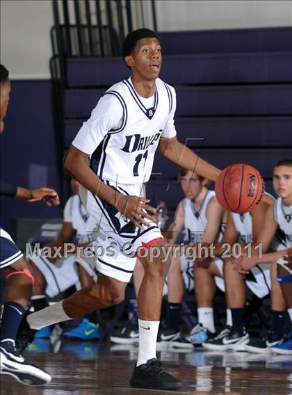 Thumbnail 2 in Compton vs. Bakersfield (St. Hope Elite Classic) photogallery.