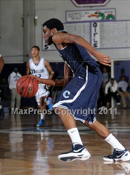 Thumbnail 1 in Compton vs. Bakersfield (St. Hope Elite Classic) photogallery.