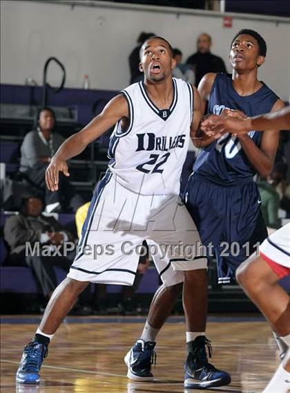 Thumbnail 1 in Compton vs. Bakersfield (St. Hope Elite Classic) photogallery.