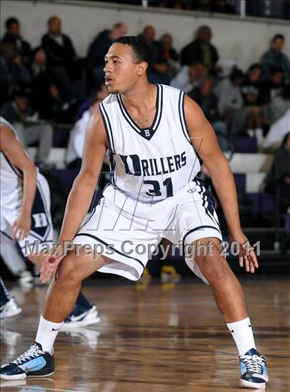 Thumbnail 3 in Compton vs. Bakersfield (St. Hope Elite Classic) photogallery.