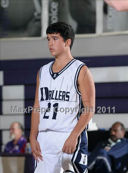 Thumbnail 3 in Compton vs. Bakersfield (St. Hope Elite Classic) photogallery.