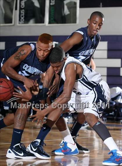 Thumbnail 1 in Compton vs. Bakersfield (St. Hope Elite Classic) photogallery.