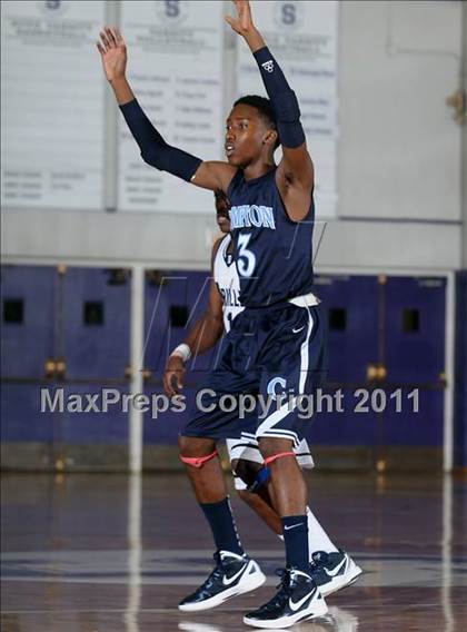 Thumbnail 2 in Compton vs. Bakersfield (St. Hope Elite Classic) photogallery.