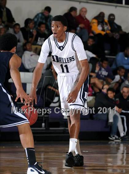 Thumbnail 1 in Compton vs. Bakersfield (St. Hope Elite Classic) photogallery.