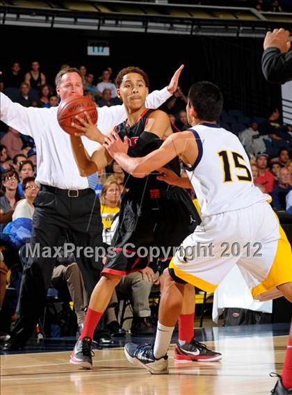 Thumbnail 3 in Arroyo Grande vs. Pasadena (CIF SS D3AAA Final) photogallery.