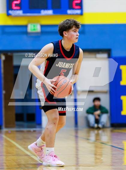 Thumbnail 2 in Juanita @ Hazen photogallery.