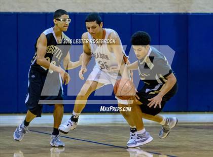 Thumbnail 3 in Seguin vs Madison JV photogallery.