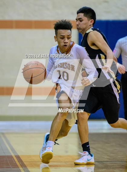 Thumbnail 1 in Seguin vs Madison JV photogallery.