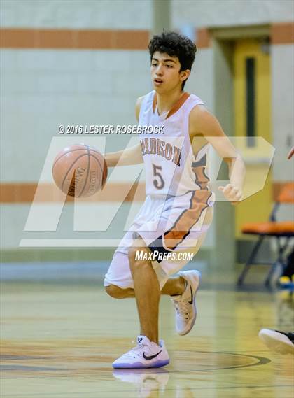 Thumbnail 1 in Seguin vs Madison JV photogallery.