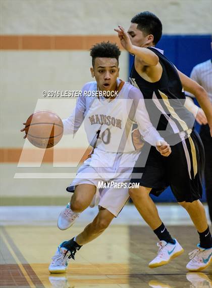 Thumbnail 3 in Seguin vs Madison JV photogallery.