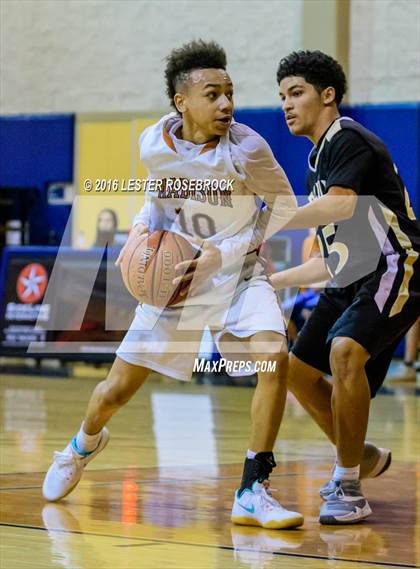 Thumbnail 1 in Seguin vs Madison JV photogallery.