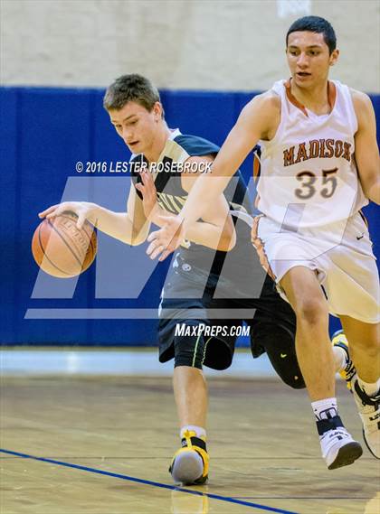 Thumbnail 3 in Seguin vs Madison JV photogallery.