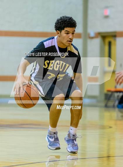 Thumbnail 2 in Seguin vs Madison JV photogallery.