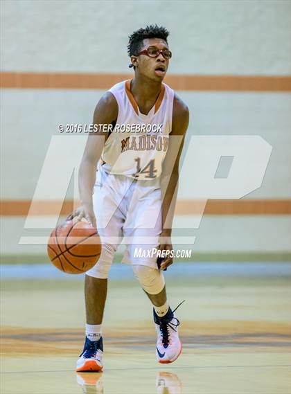 Thumbnail 1 in Seguin vs Madison JV photogallery.