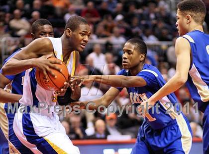 Thumbnail 1 in Simeon vs. Warren (IHSA Class 4A Final) photogallery.