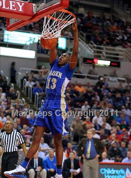 Thumbnail 3 in Simeon vs. Warren (IHSA Class 4A Final) photogallery.