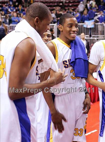 Thumbnail 3 in Simeon vs. Warren (IHSA Class 4A Final) photogallery.