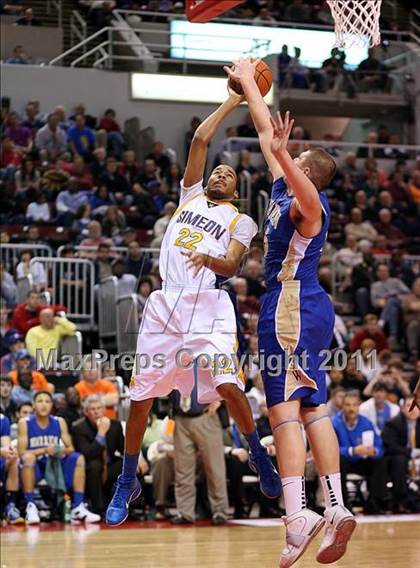 Thumbnail 1 in Simeon vs. Warren (IHSA Class 4A Final) photogallery.