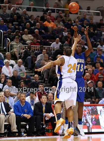 Thumbnail 1 in Simeon vs. Warren (IHSA Class 4A Final) photogallery.