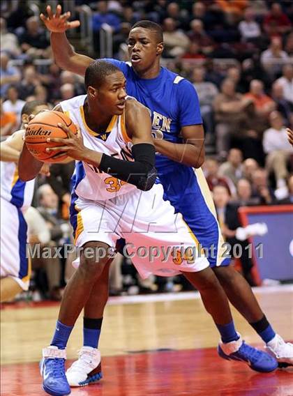 Thumbnail 2 in Simeon vs. Warren (IHSA Class 4A Final) photogallery.