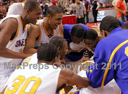 Thumbnail 3 in Simeon vs. Warren (IHSA Class 4A Final) photogallery.