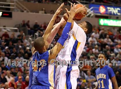 Thumbnail 3 in Simeon vs. Warren (IHSA Class 4A Final) photogallery.