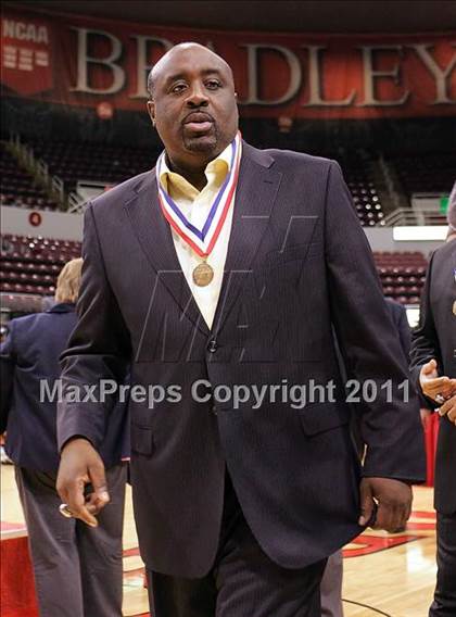 Thumbnail 3 in Simeon vs. Warren (IHSA Class 4A Final) photogallery.