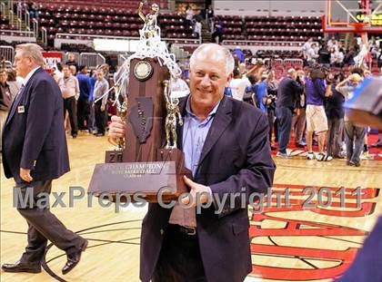 Thumbnail 2 in Simeon vs. Warren (IHSA Class 4A Final) photogallery.