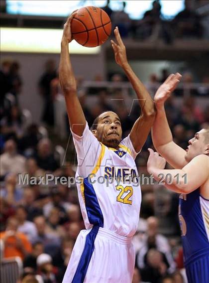 Thumbnail 3 in Simeon vs. Warren (IHSA Class 4A Final) photogallery.
