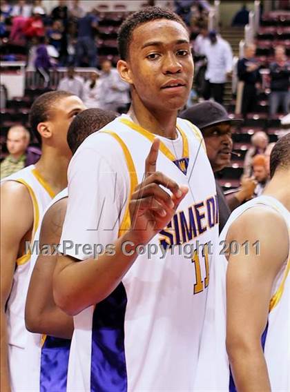 Thumbnail 1 in Simeon vs. Warren (IHSA Class 4A Final) photogallery.