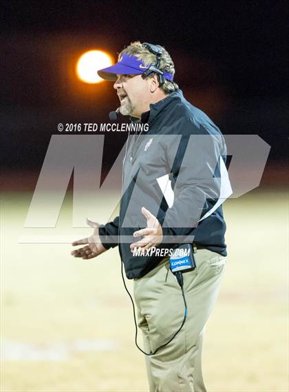 Thumbnail 1 in Dumas vs. Dardanelle (AHSAA 4A 2nd round) photogallery.
