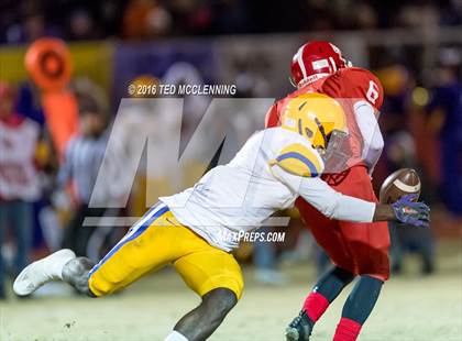 Thumbnail 1 in Dumas vs. Dardanelle (AHSAA 4A 2nd round) photogallery.