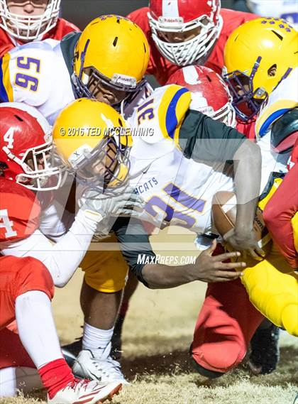 Thumbnail 1 in Dumas vs. Dardanelle (AHSAA 4A 2nd round) photogallery.